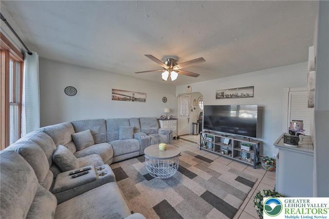 1243 Mine Lane Road, Palmer Twp, PA 18045