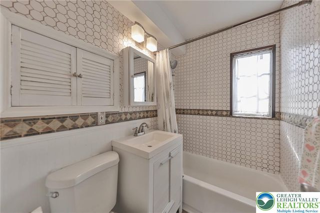 1243 Mine Lane Road, Palmer Twp, PA 18045