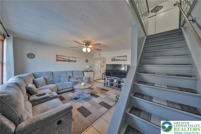 1243 Mine Lane Road, Palmer Twp, PA 18045