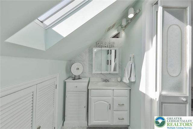 1243 Mine Lane Road, Palmer Twp, PA 18045