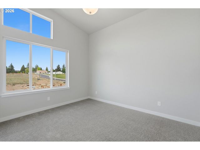 651 S 5th St, Carlton, OR 97111