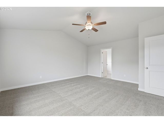 651 S 5th St, Carlton, OR 97111