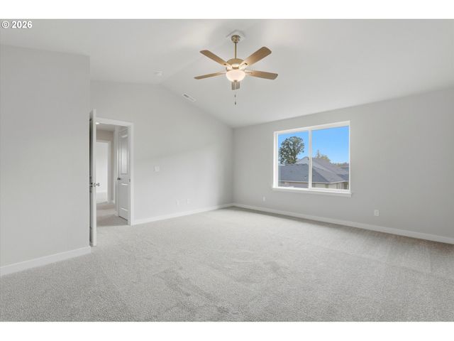 651 S 5th St, Carlton, OR 97111