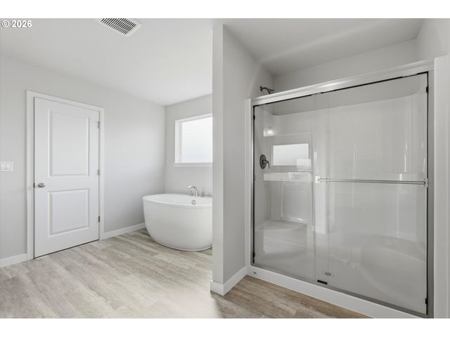651 S 5th St, Carlton, OR 97111