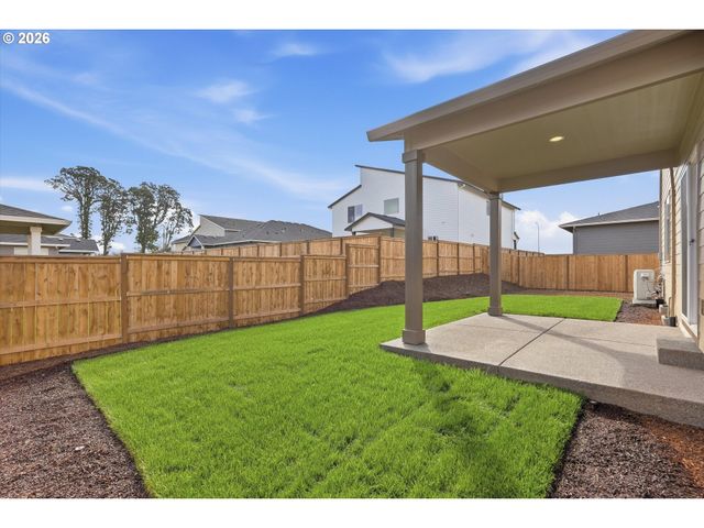 651 S 5th St, Carlton, OR 97111