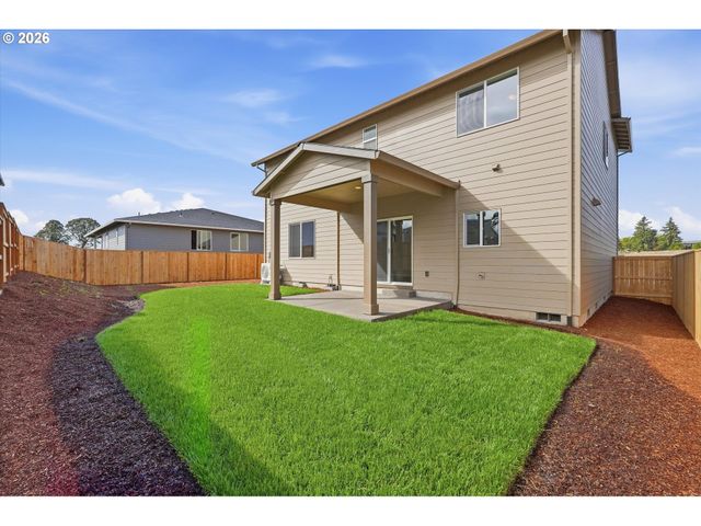 651 S 5th St, Carlton, OR 97111