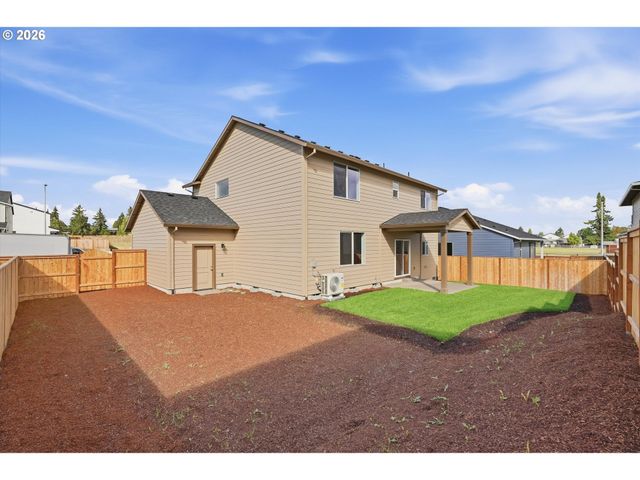 651 S 5th St, Carlton, OR 97111