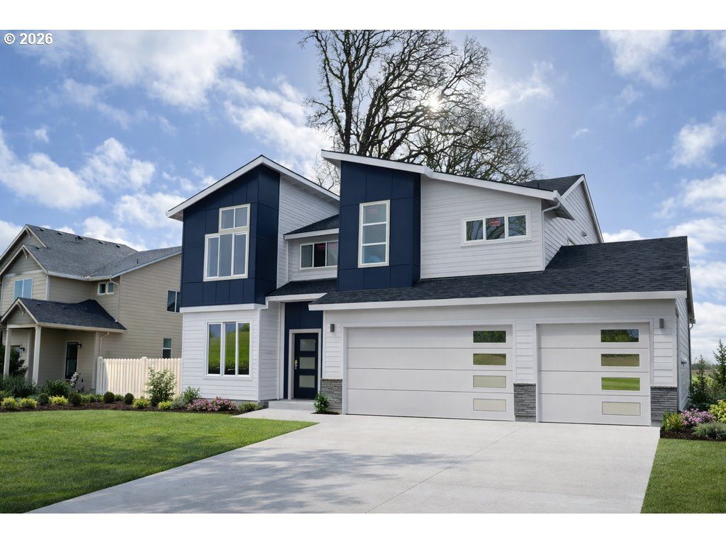 Image 1 of property listing at 651 S 5th St, Carlton, OR 97111