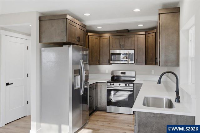 4230 Floyd Ct SE, Salem, OR 97317