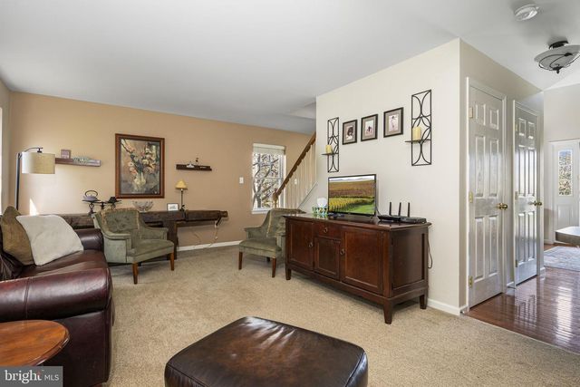 218 CAMBRIDGE LN, Lititz, PA 17543