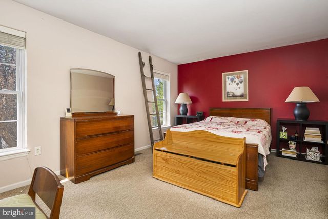 218 CAMBRIDGE LN, Lititz, PA 17543