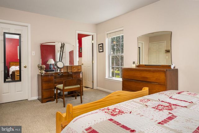 218 CAMBRIDGE LN, Lititz, PA 17543