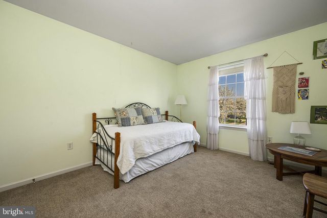 218 CAMBRIDGE LN, Lititz, PA 17543