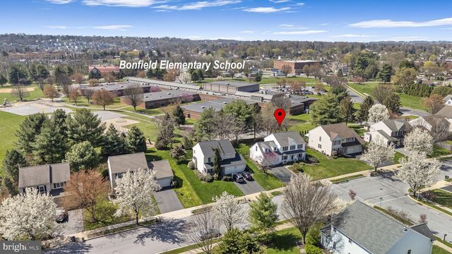 218 CAMBRIDGE LN, Lititz, PA 17543