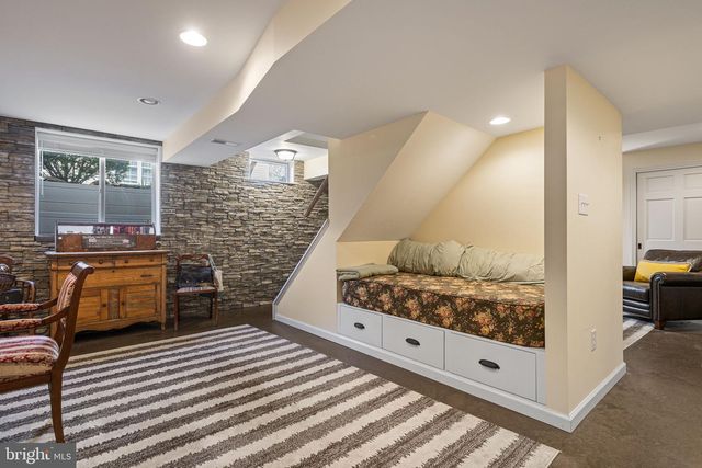 218 CAMBRIDGE LN, Lititz, PA 17543