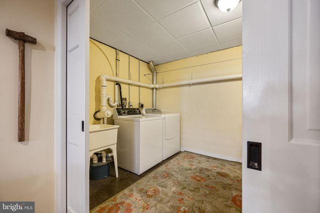 218 CAMBRIDGE LN, Lititz, PA 17543