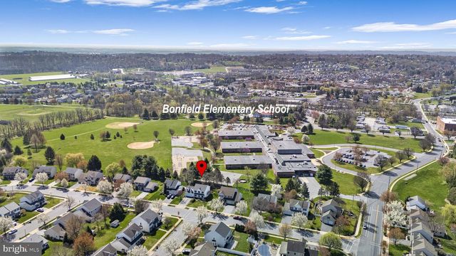 218 CAMBRIDGE LN, Lititz, PA 17543