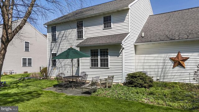 218 CAMBRIDGE LN, Lititz, PA 17543