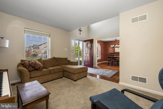 218 CAMBRIDGE LN, Lititz, PA 17543