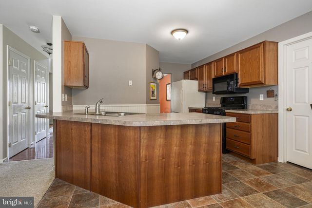 218 CAMBRIDGE LN, Lititz, PA 17543