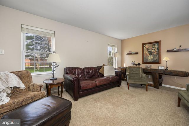 218 CAMBRIDGE LN, Lititz, PA 17543