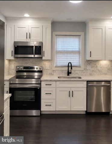 40 YARROW ST, Browns Mills, NJ 08015