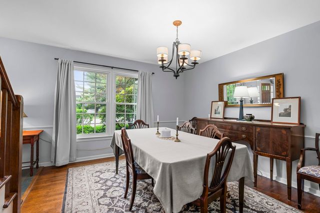703 E Thomas Street, Arlington Heights, IL 60004