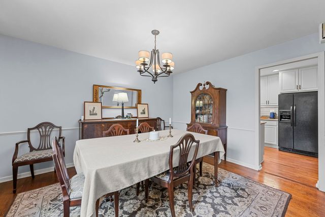 703 E Thomas Street, Arlington Heights, IL 60004