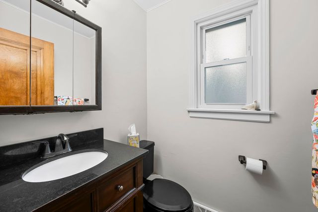 703 E Thomas Street, Arlington Heights, IL 60004
