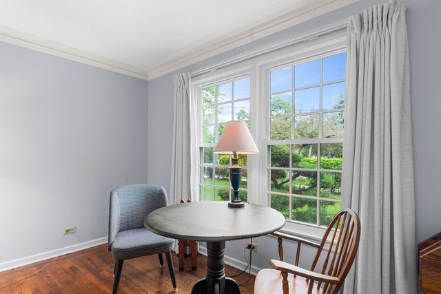 703 E Thomas Street, Arlington Heights, IL 60004