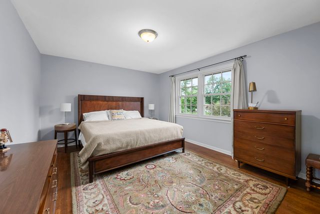 703 E Thomas Street, Arlington Heights, IL 60004