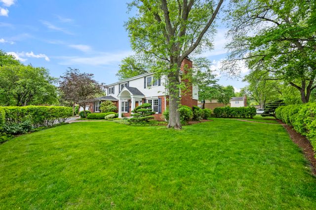 703 E Thomas Street, Arlington Heights, IL 60004