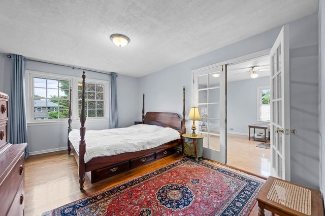 703 E Thomas Street, Arlington Heights, IL 60004