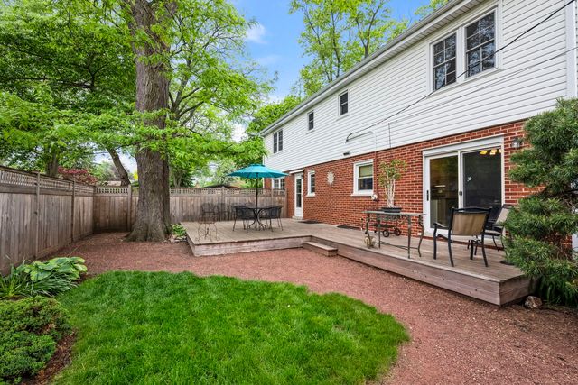 703 E Thomas Street, Arlington Heights, IL 60004
