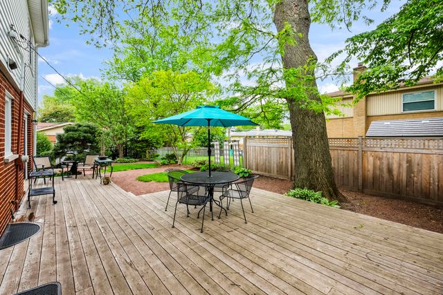 703 E Thomas Street, Arlington Heights, IL 60004
