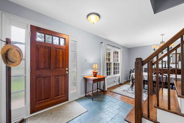 703 E Thomas Street, Arlington Heights, IL 60004