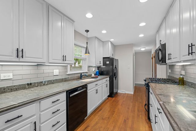 703 E Thomas Street, Arlington Heights, IL 60004