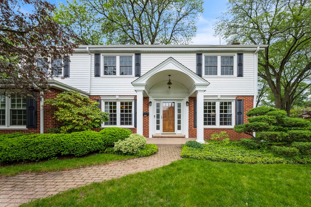 703 E Thomas Street, Arlington Heights, IL 60004