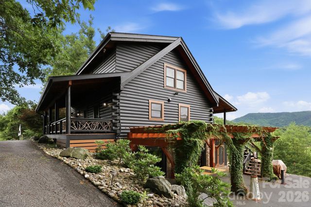 206 Hamlet Drive, Burnsville, NC 28714