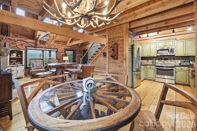 206 Hamlet Drive, Burnsville, NC 28714