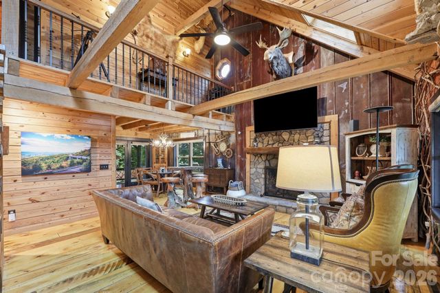 206 Hamlet Drive, Burnsville, NC 28714