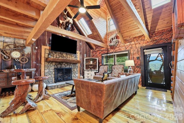 206 Hamlet Drive, Burnsville, NC 28714