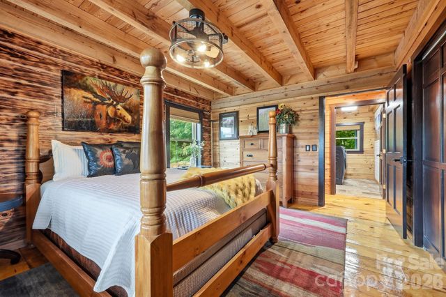 206 Hamlet Drive, Burnsville, NC 28714