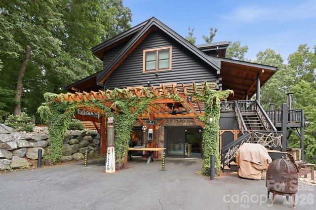 206 Hamlet Drive, Burnsville, NC 28714