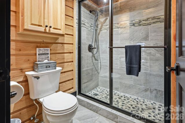 206 Hamlet Drive, Burnsville, NC 28714