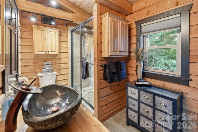 206 Hamlet Drive, Burnsville, NC 28714