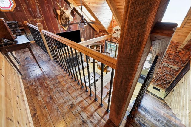 206 Hamlet Drive, Burnsville, NC 28714