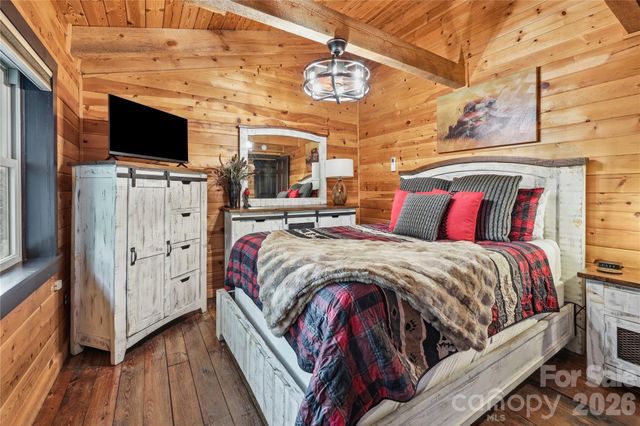 206 Hamlet Drive, Burnsville, NC 28714
