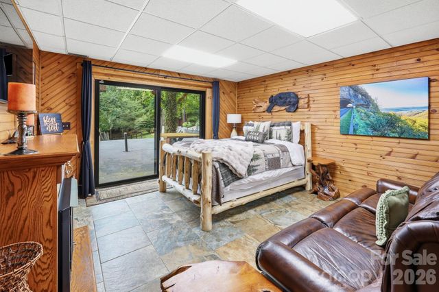 206 Hamlet Drive, Burnsville, NC 28714
