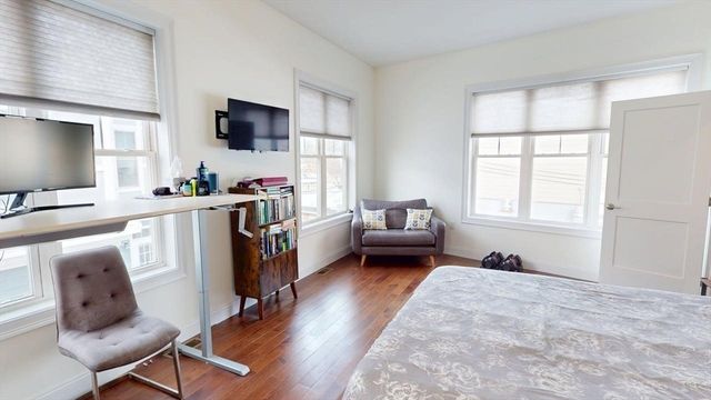 4 Market St TH, Cambridge, MA 02139